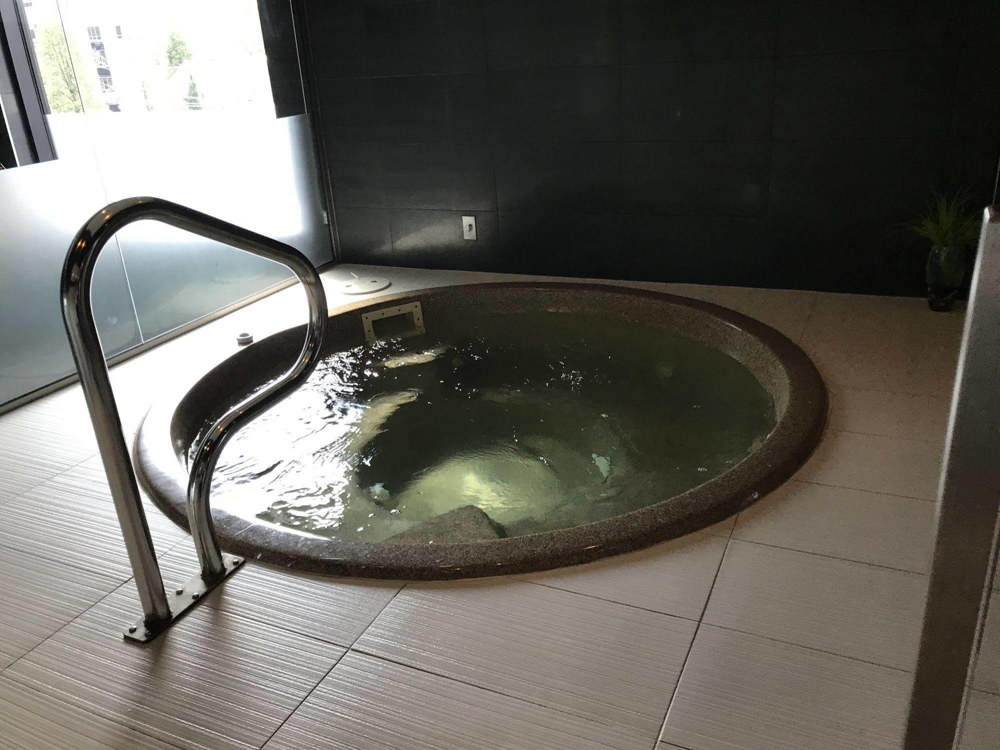 Hotel du Fjord Chicoutimi Eksteriør bilde